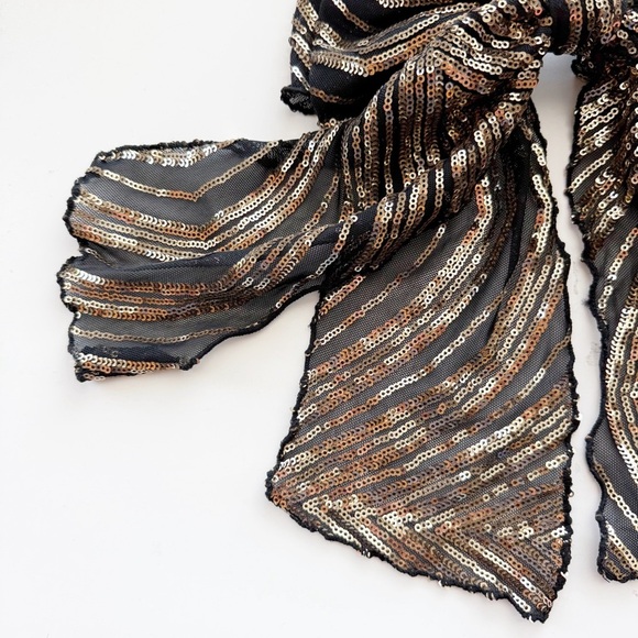 ANTHROPOLOGIE Gold Sequined Metallic Oversized Bow Barrette NWT - Picture 4 of 7